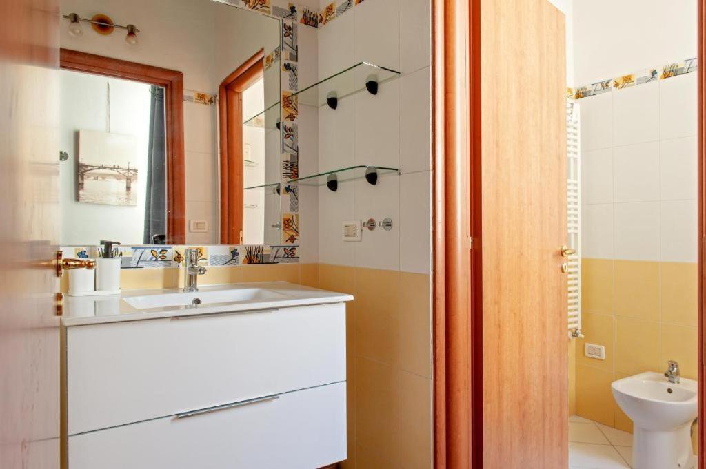 Casa Felicita' Apartment Livorno Luaran gambar
