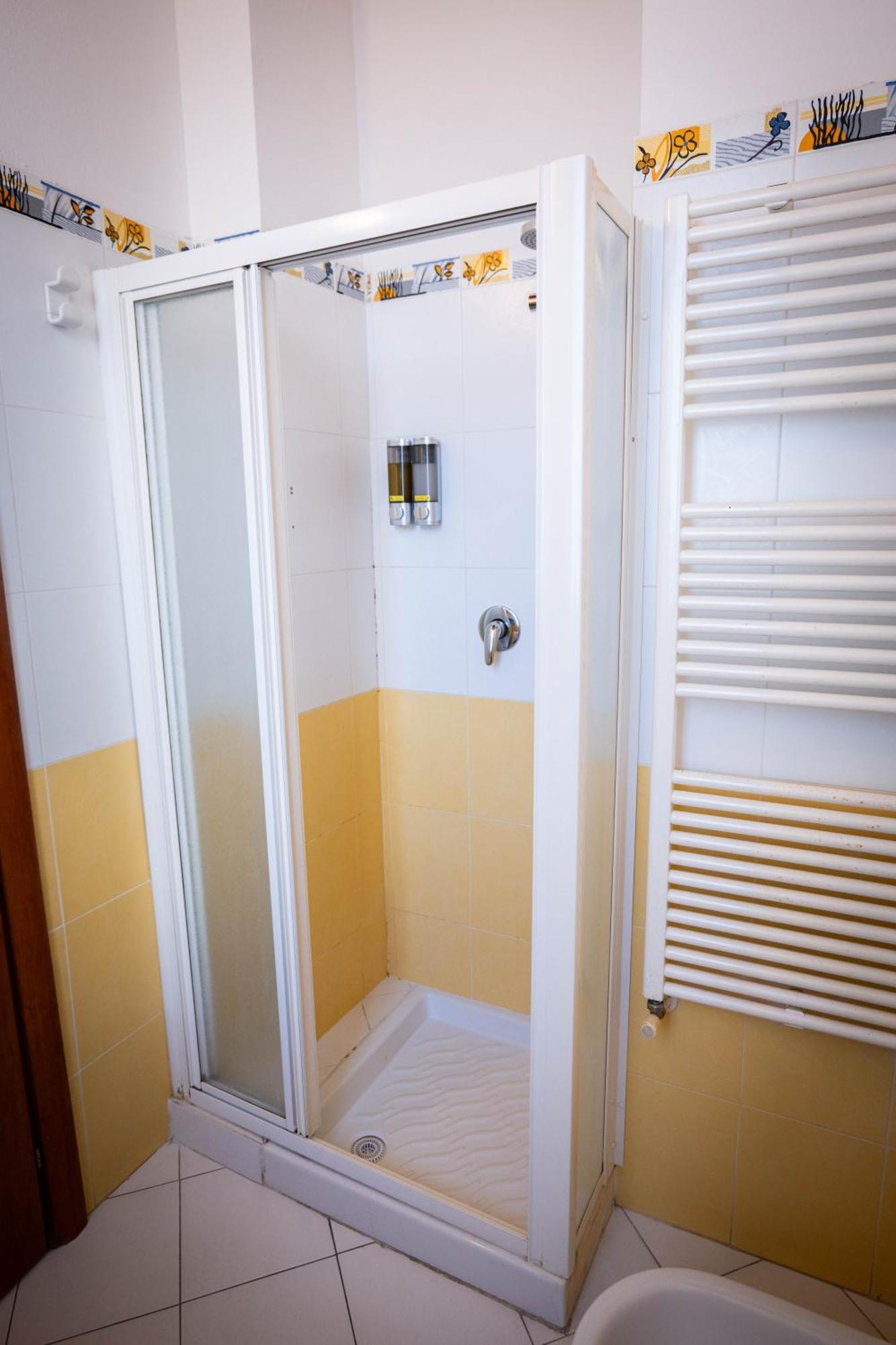 Casa Felicita' Apartment Livorno Luaran gambar